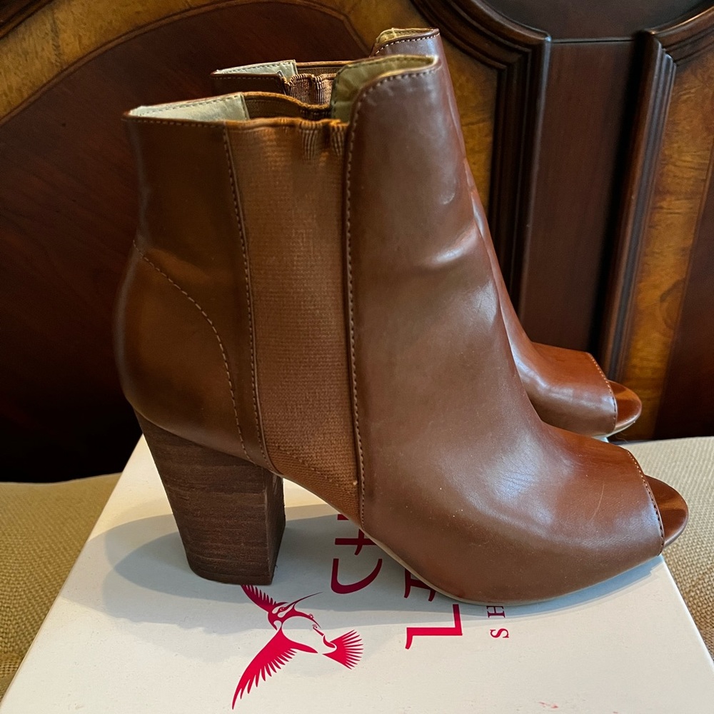 Open toe bootie